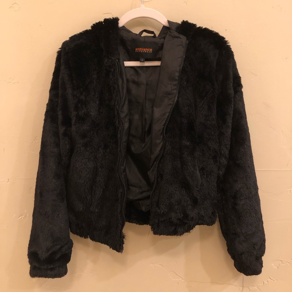 Fluffy Cropped Zipup!